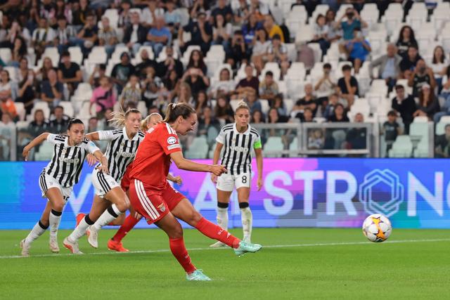 Marit Lund bisou e levou o Benfica à primeira vitória na Liga dos Campeões feminina - Foto: IMAGO