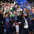 Luís Campos 'rende-se' a Vitinha e João Neves e aponta ao 'tri' na Champions