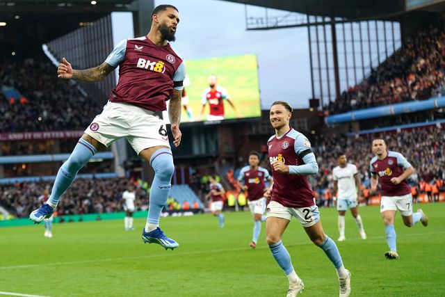 Aston Villa goleia West Ham e regressa ao top-5