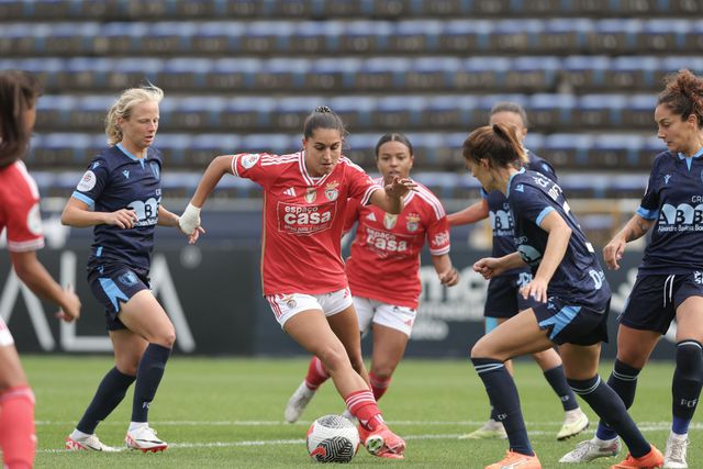 Benfica intratável goleia Famalicão