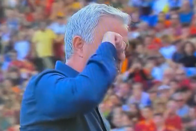 VÍDEOS: Mourinho festeja golo de forma efusiva e acaba expulso por este gesto