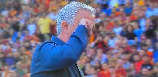 VÍDEOS: Mourinho festeja golo de forma efusiva e acaba expulso por este gesto