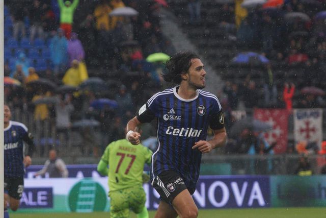 Tomás Esteves estreia-se a marcar pelo Pisa (vídeo)