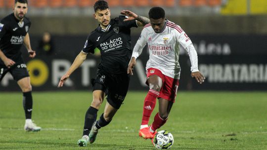 Benfica B empata em Liverpool