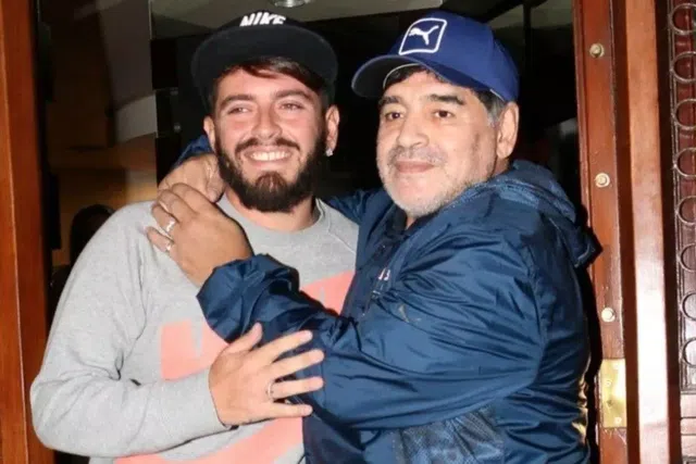 Filho de Maradona recorda morte do pai: «Mataram-no»