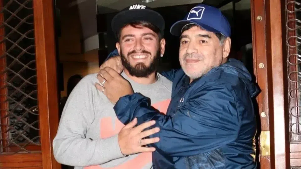 Filho de Maradona vai treinar em Espanha