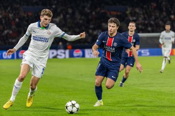 Com três portugueses em campo, PSG escorrega em casa frente ao PSV