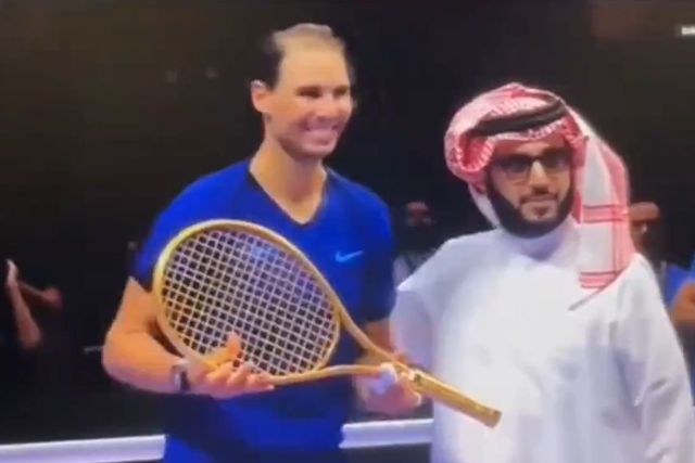 Revelado valor da raqueta de ouro oferecida a Nadal na Arábia