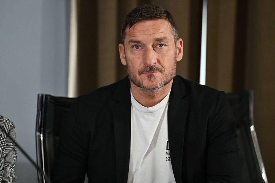 Totti 'ameaça' regresso aos 48 anos: «Não há nenhum 10 na Serie A, mas pode voltar...»