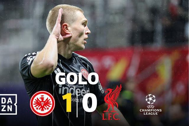 Defesa a dormir e... Liverpool sofreu o primeiro em Frankfurt