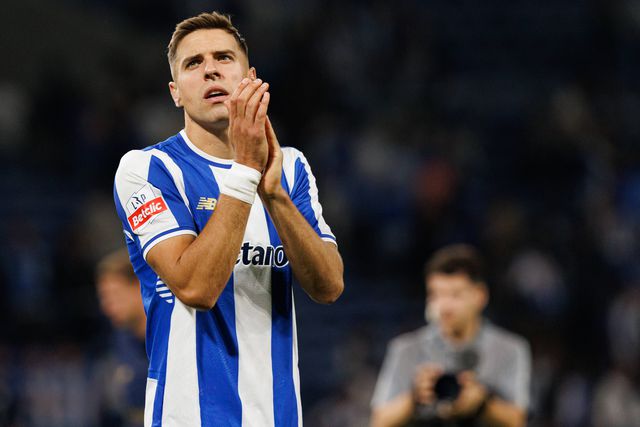 Jan Bednarek, central polaco do FC Porto