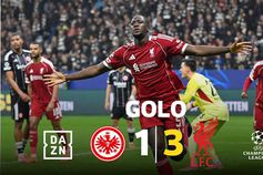 Novo ataque aéreo, novo golo do Liverpool