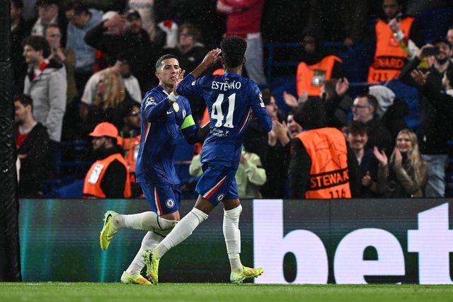 Enzo Fernández e Estêvão marcaram na goleada do Chelsea