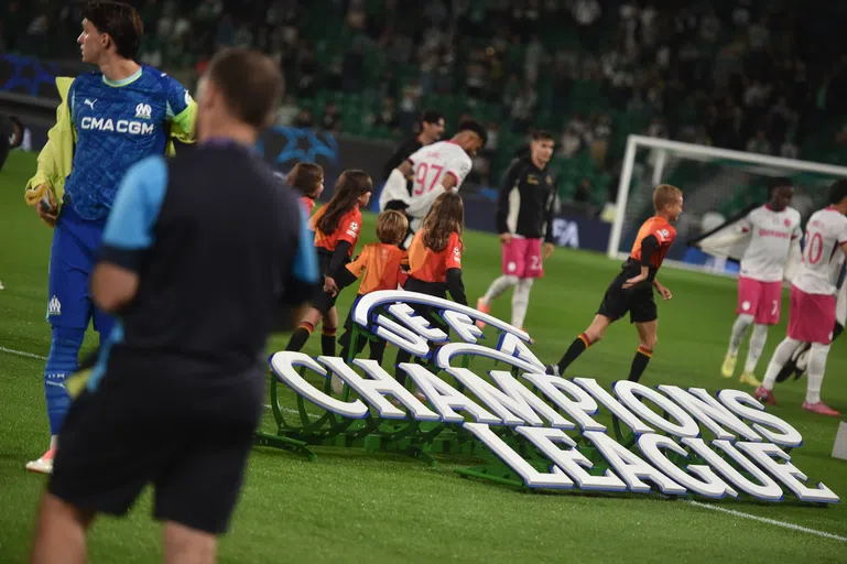 Leões famintos derrubam 'Les Marseillais' em Alvalade!