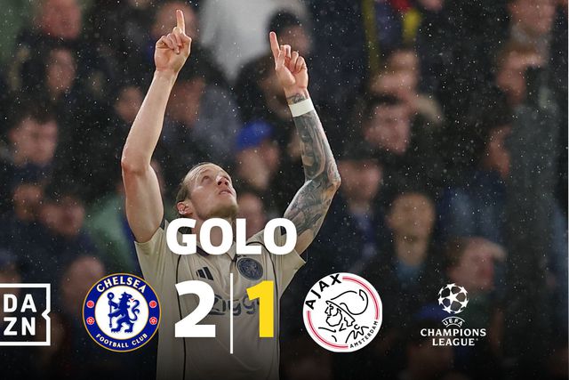 Mesmo com menos um, Ajax não desiste e reduz desvantagem (vídeo)