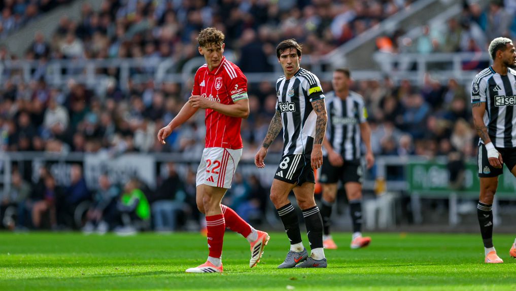 Ryan Yates, médio e um dos capitães do Nottingham Forest