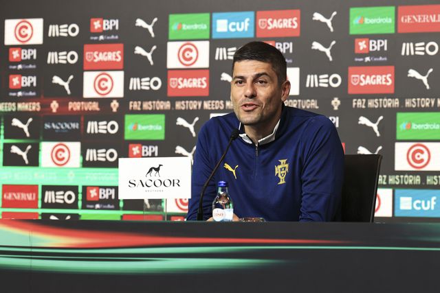 Francisco Neto pretende «afinar pormenores» na Seleção Nacional feminina frente aos poderosos EUA. Foto: FPF