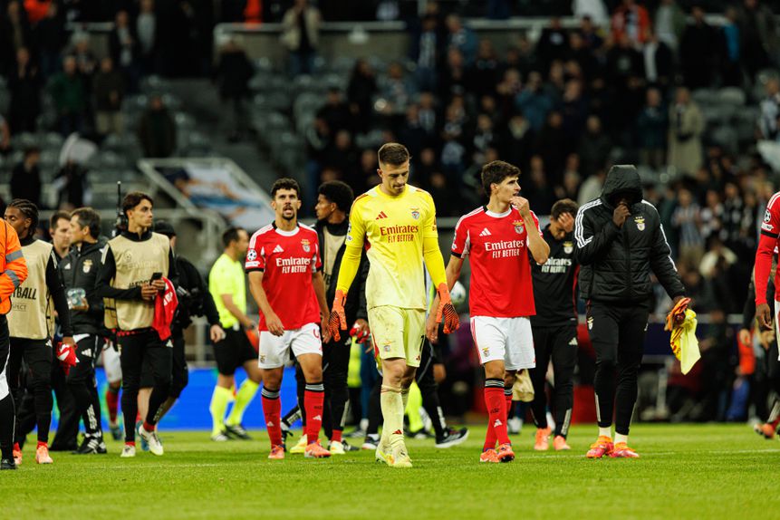Tomás Araújo e Antonio Silva são dois jogadores formados no Benfica que integram o plantel às ordens de José Mourinho