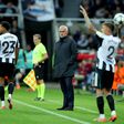 José Mourinho preferiu falar do nível do Newcastle para não falar do nível do Benfica — Foto: IMago