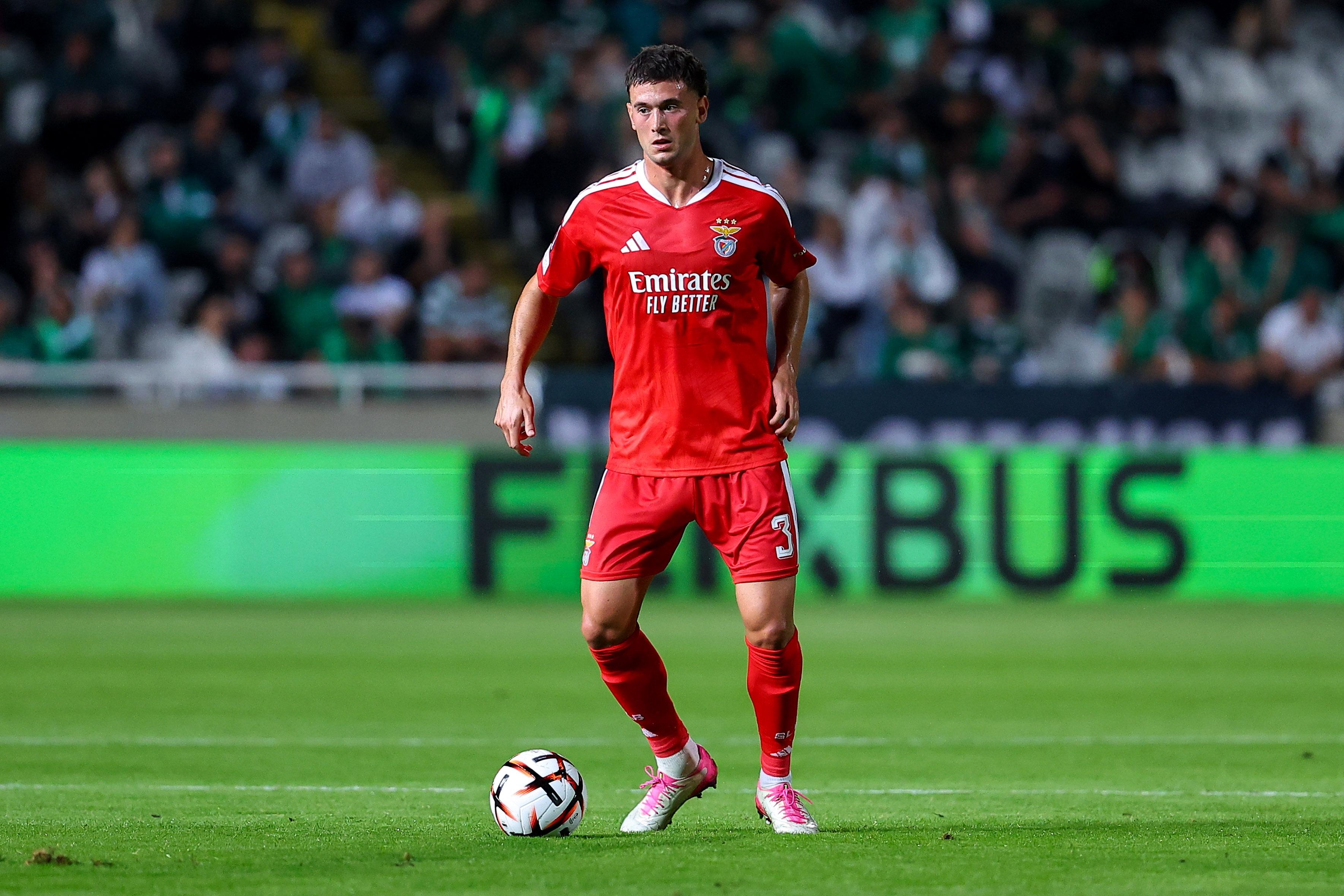 Circati, central do Benfica: (foto: EPA/KOSTAKIS SAVVIDES)