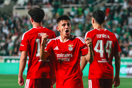 Este Benfica gosta mais de banquetes do que de dietas mediterrânicas (crónica)