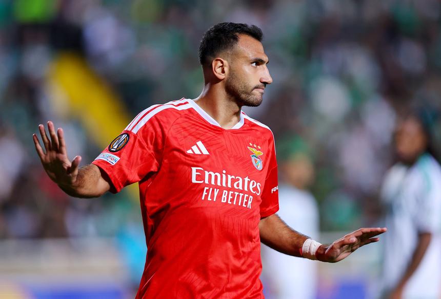 Pavlidis fez o segundo do Benfica. Foto: EPA/SAKIS SAVVIDES