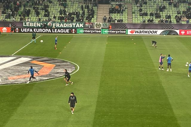 Adeptos do Torreense fazem-se ouvir em Budapeste