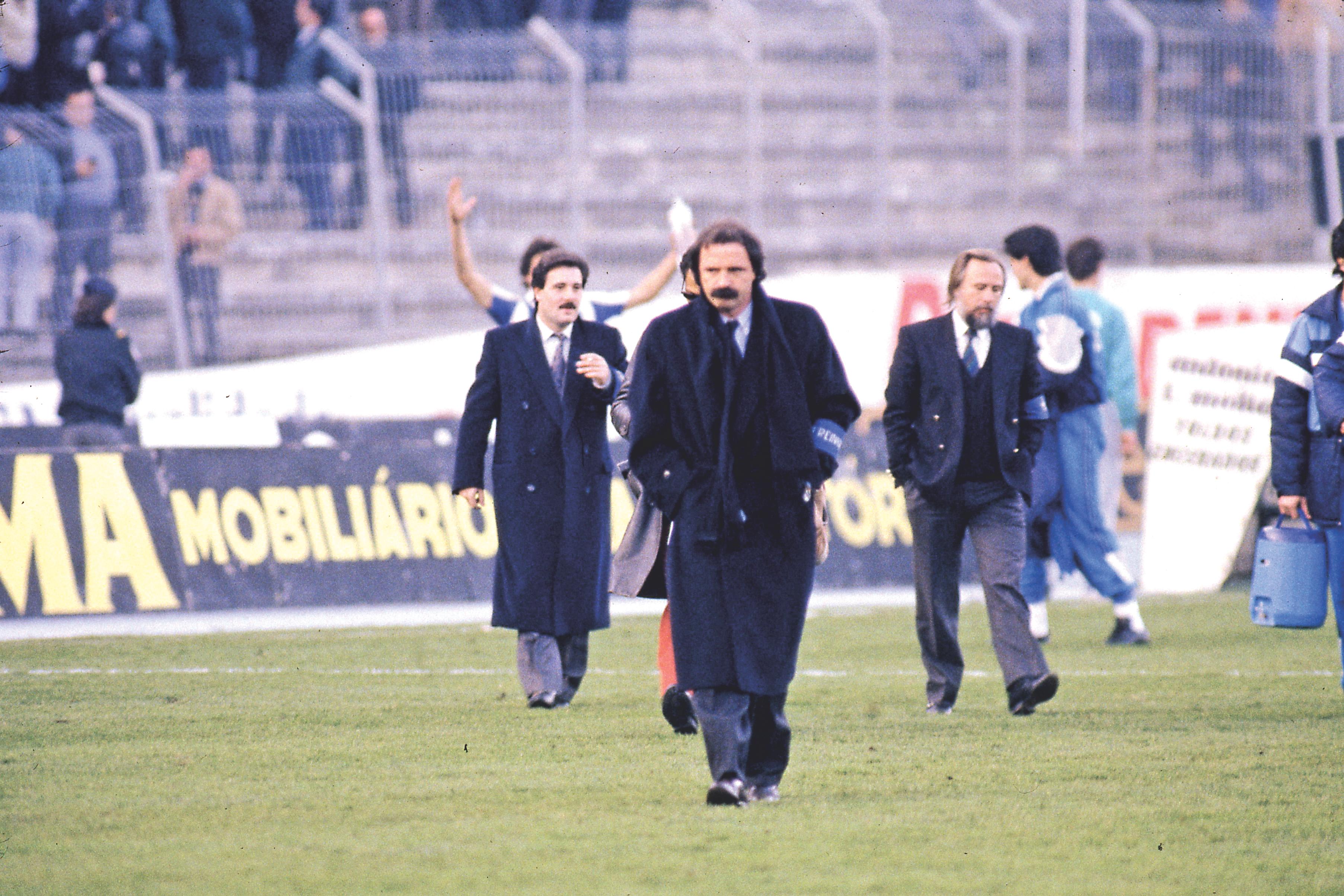 Com Artur Jorge ao leme, o FC Porto superou eliminação traumática da Taça das Taças frente ao Wrexham, em 1984 - Foto: A BOLA