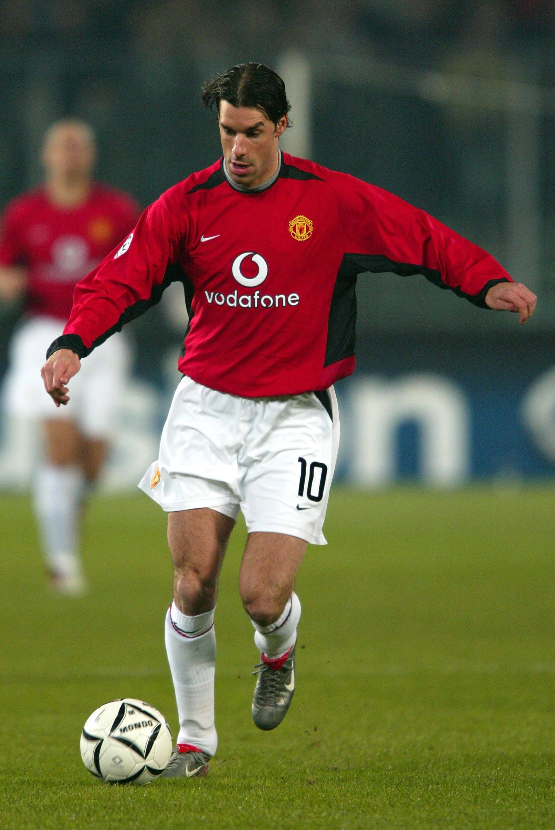 3.º (=) - Van Nistelrooy - 9 jogos consecutivos a marcar na Champions, pelo Man. United (de setembro de 2002 a abril de 2003)