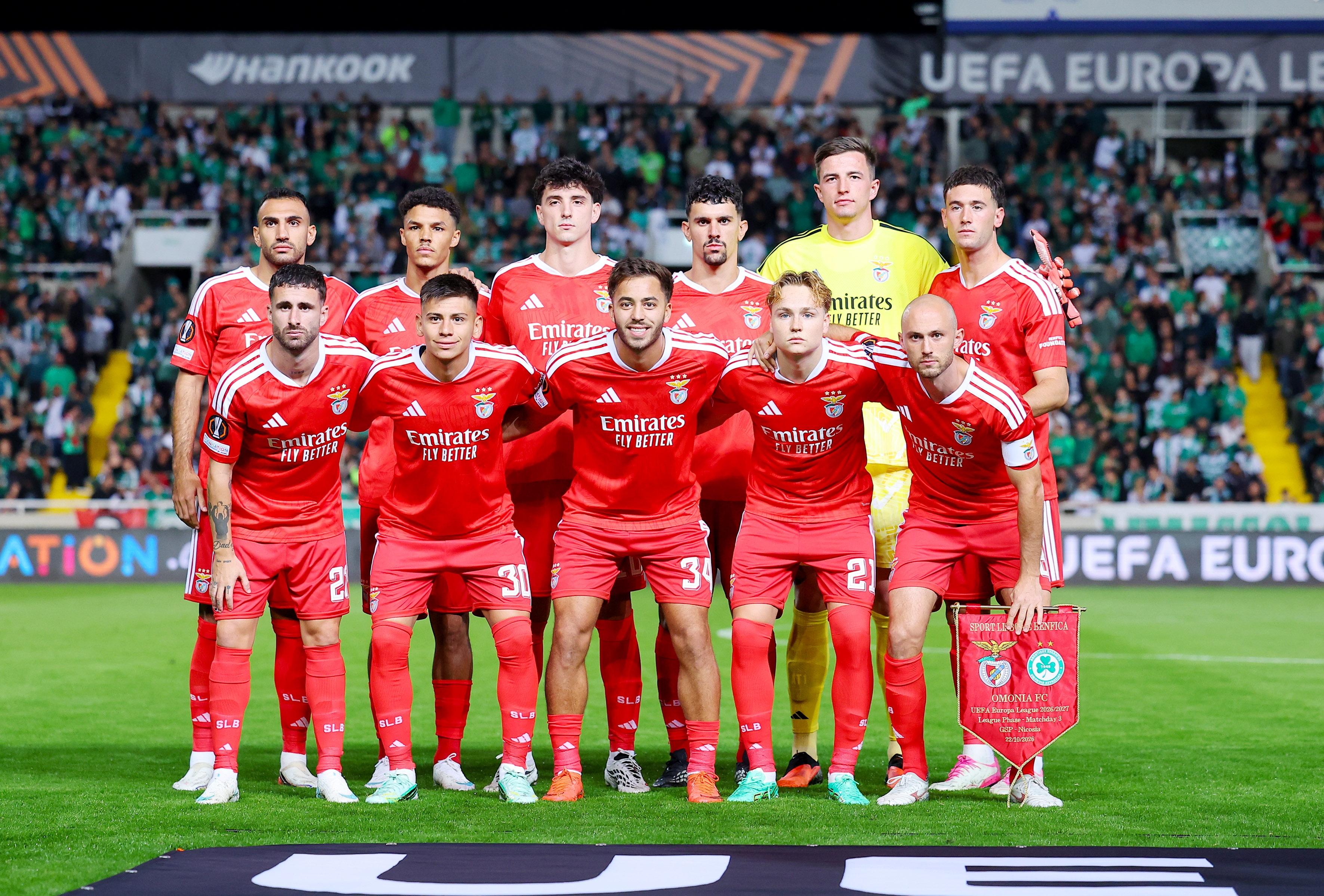Onze inicial do Benfica em Nicósia. Foto: EPA/KOSTAKIS SAVVIDES (Omonia-Benfica)