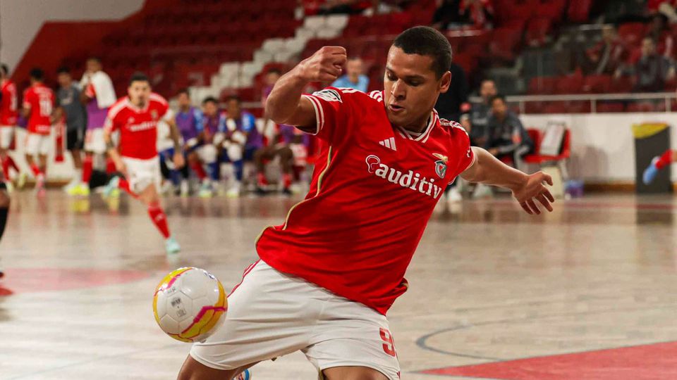 Futsal: Benfica antecipa jornada e aplica meia dúzia ao Fundão