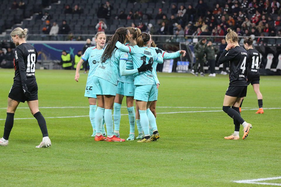 Depois de derrotar o Benfica, Barcelona volta a vencer e assume o primeiro lugar do grupo A