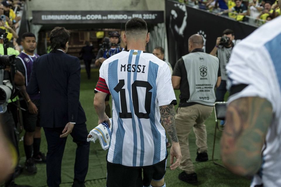 Messi tirou equipa de campo e denuncia «repressão contra os argentinos» no Brasil
