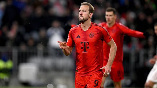 Bundesliga: Kane faz hat-trick na vitória do Bayern