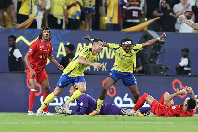 Vídeo: má abordagem do guarda-redes resulta no 911.º golo da carreira de Cristiano Ronaldo