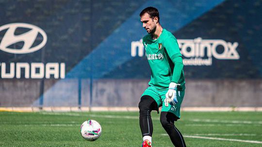 Famalicão: Carevic pronto para voltar a calçar as luvas