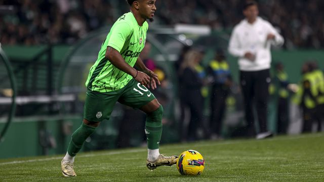 «O Edwards não está a ser solução com o treinador...»