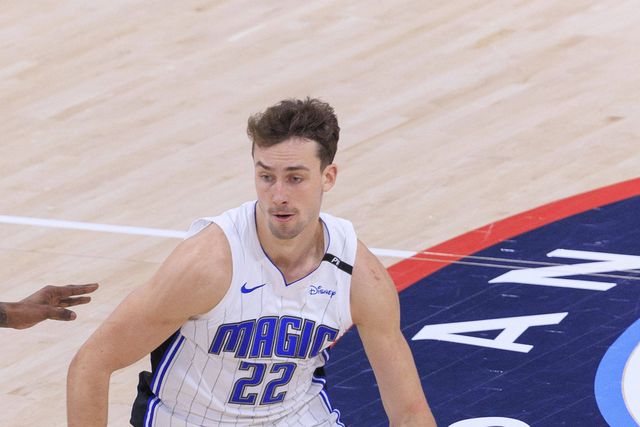 Vitória dos Magic sobre os Knicks por 133-121