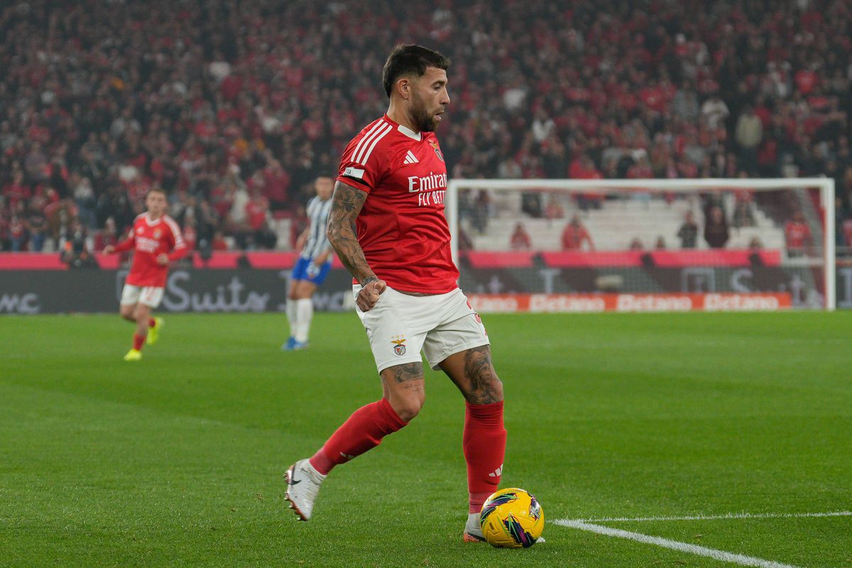 Benfica: Otamendi só chega este domingo