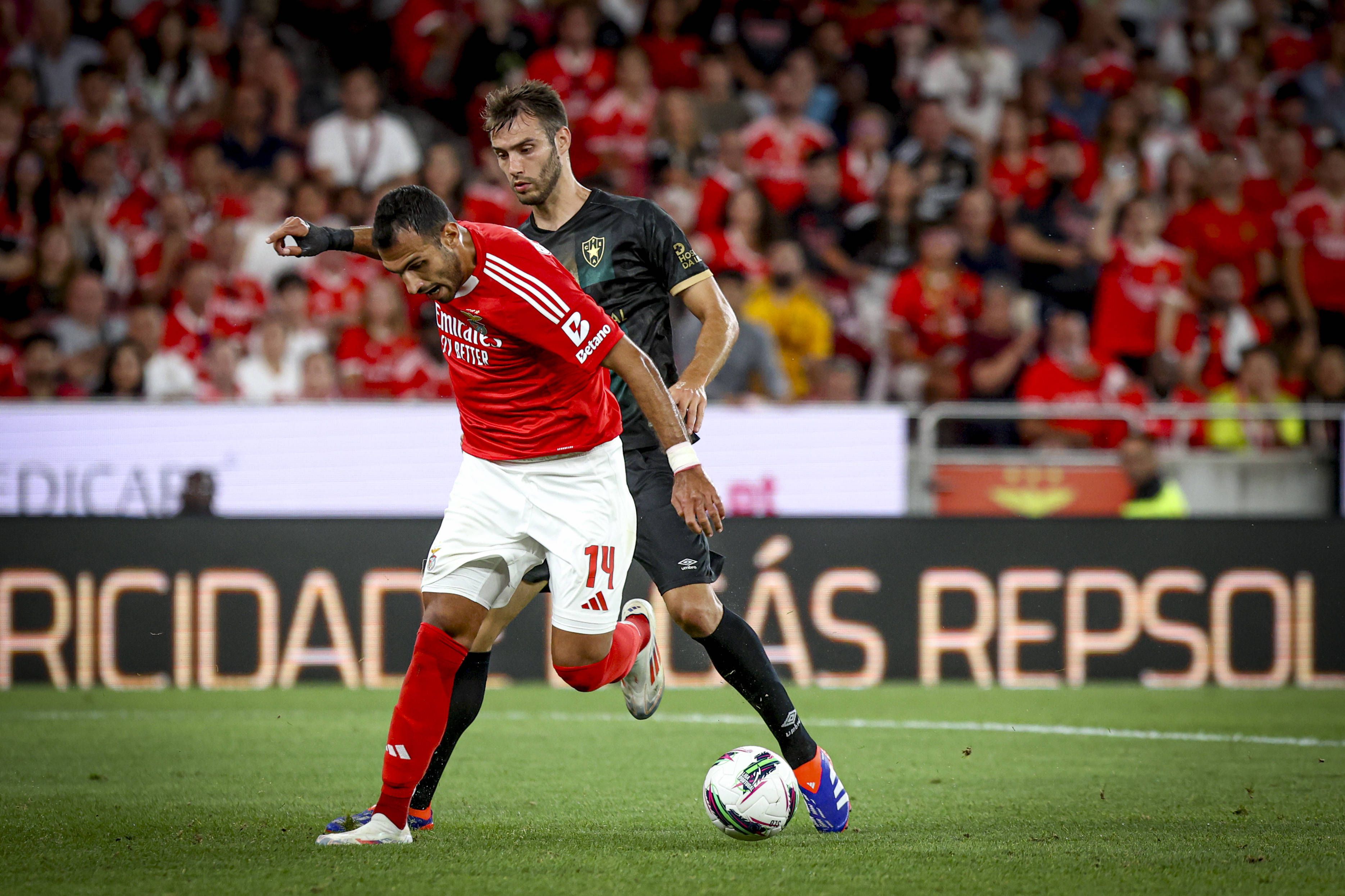 Estrela na Luz sem receio: «Não vamos mudar em nada, respeitando muito o Benfica»