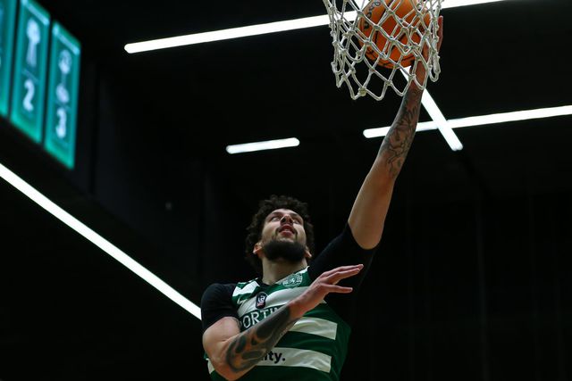O poste norte-americano Brandon Johns Jr foi um dos melhores jogadores do Sporting. Foto: Sporting