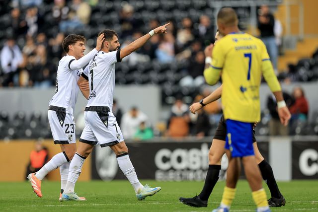 Nélson Oliveira apontou o segundo golo do V. Guimarães, frente ao Mortágua. Foto: José Coelho/LUSA