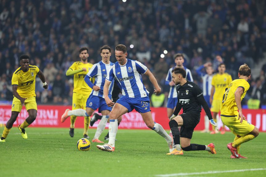Camisola 1 do conjunto que milita no Campeonato de Portugal deu o corpo às balas no Dragão - Foto: Catarina Morais/Kapta+