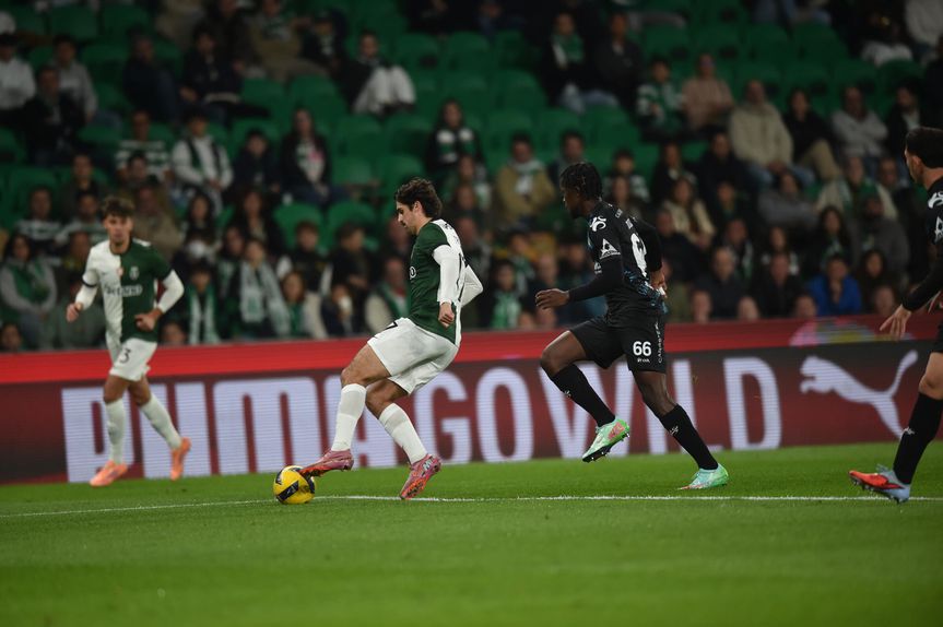 Francisco Trincão inaugurou o marcador no Sporting-Marinhense - Foto: Miguel Nunes