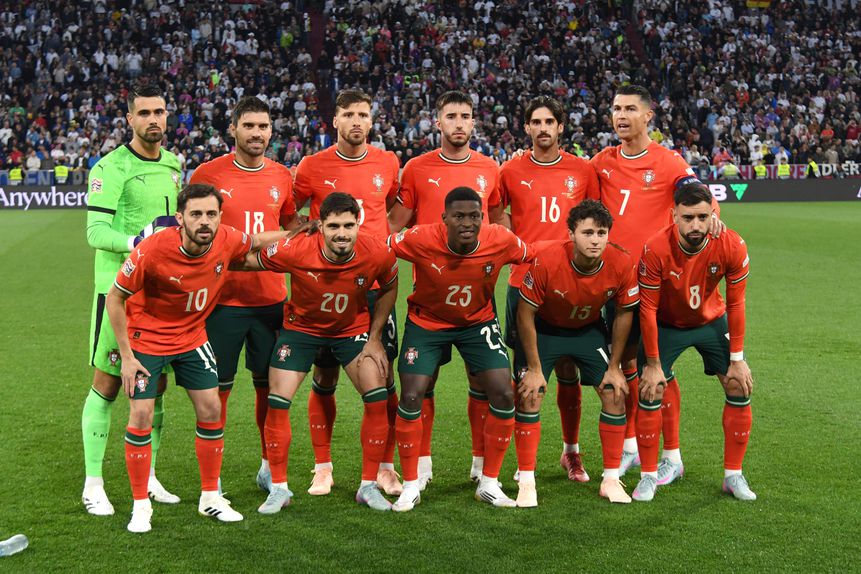 Nuno Mendes, João Neves e Bruno Fernandes (três últimos em baixo) dão cartas no futebol mundial - Foto: Imago