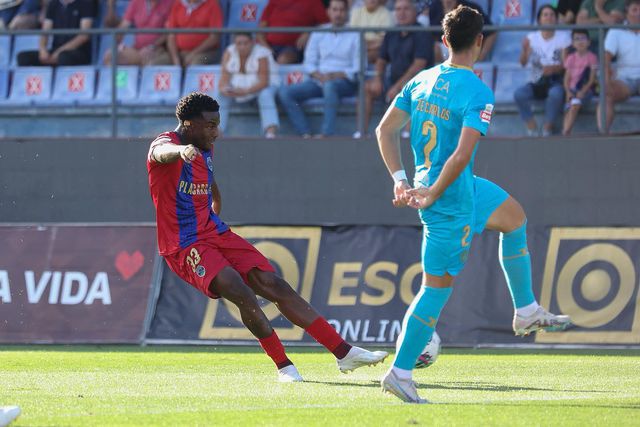 Chaves: Sandro Cruz já trabalha sem limitações e está apto para o FC Porto