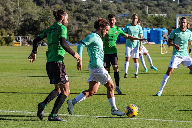 Farense goleia (5-1) Moncarapachense em jogo-treino