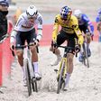 Van der Poel esmaga Van Aert no primeiro duelo da temporada no ciclocrosse