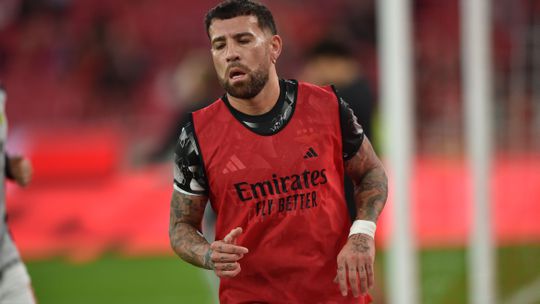 Benfica: Otamendi já se treinou no Seixal