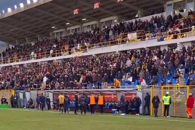 Bisneto de Mussolini marcou e adeptos celebraram com saudação fascista